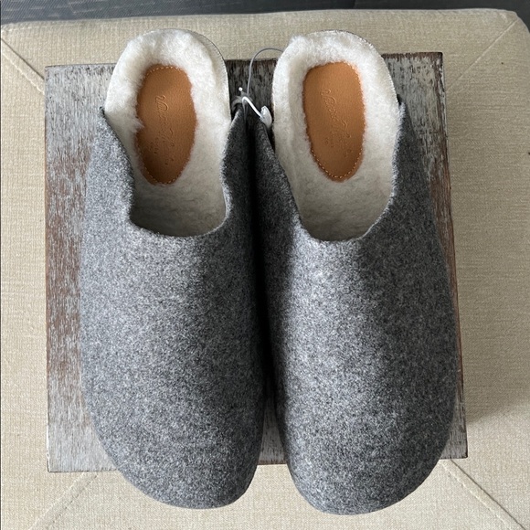 Universal Thread Gray Fabric Mules - Picture 4 of 10
